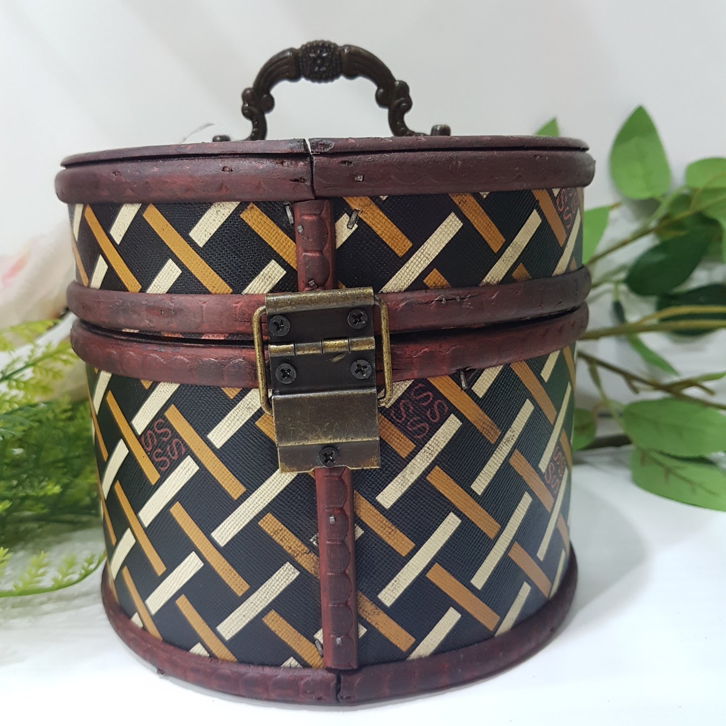 Weave Pattern Circular Wooden Box