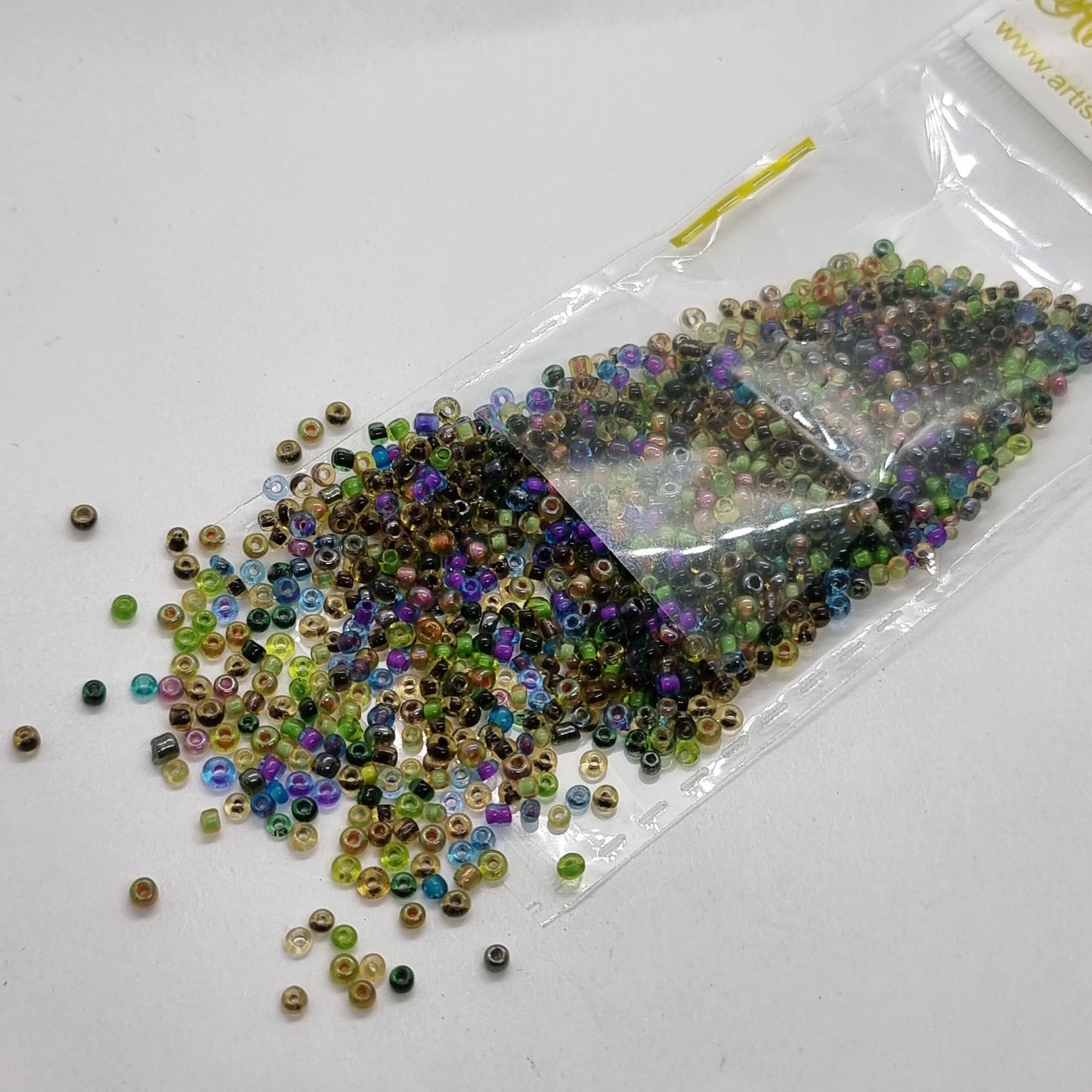 15g 15/0 Transparent Lined Seed Beads