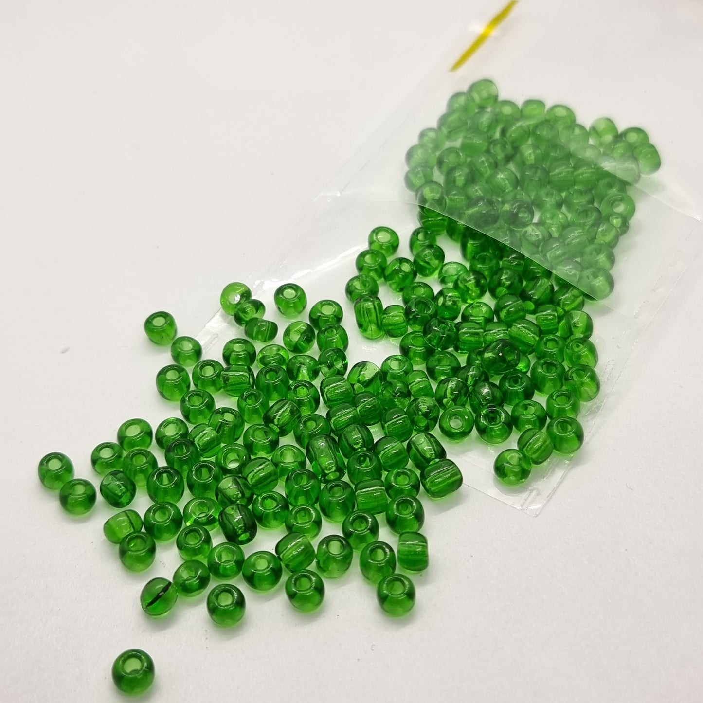 15g 3mm Green Transparent Seed Beads