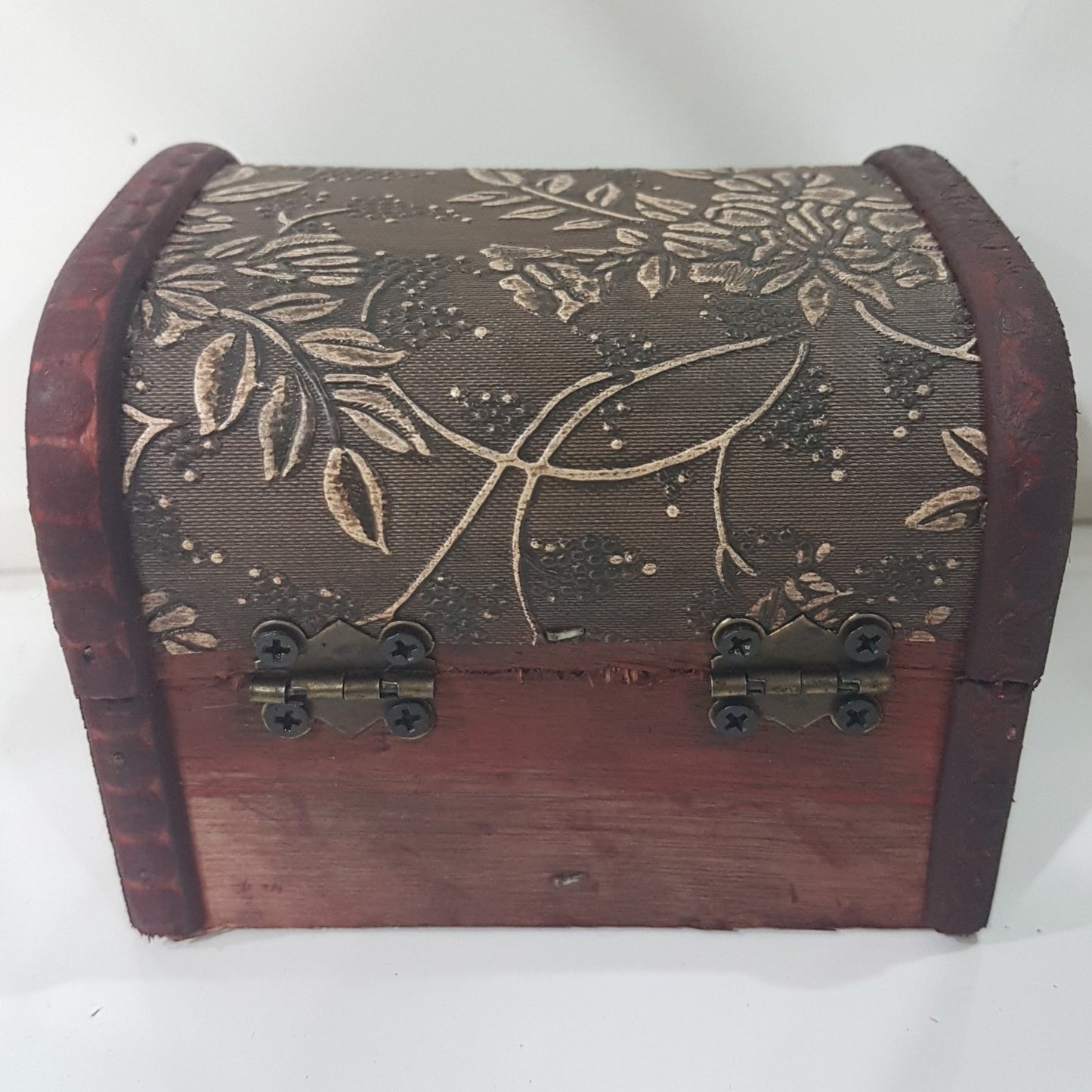 8cm Dark Red Treasure Box With Flowers & Berries