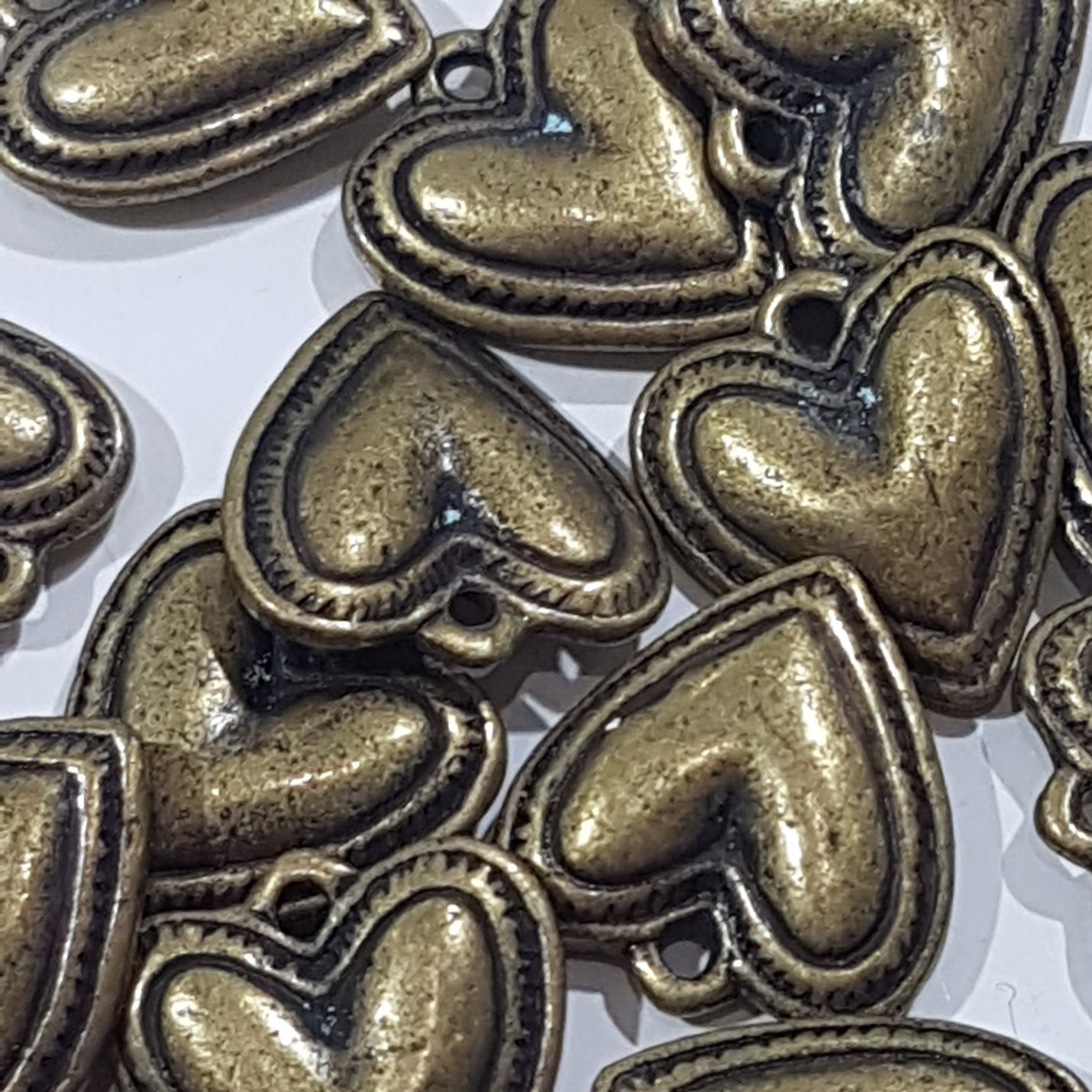 Bronze Vintage Style Heart Shaped Charm Pendant