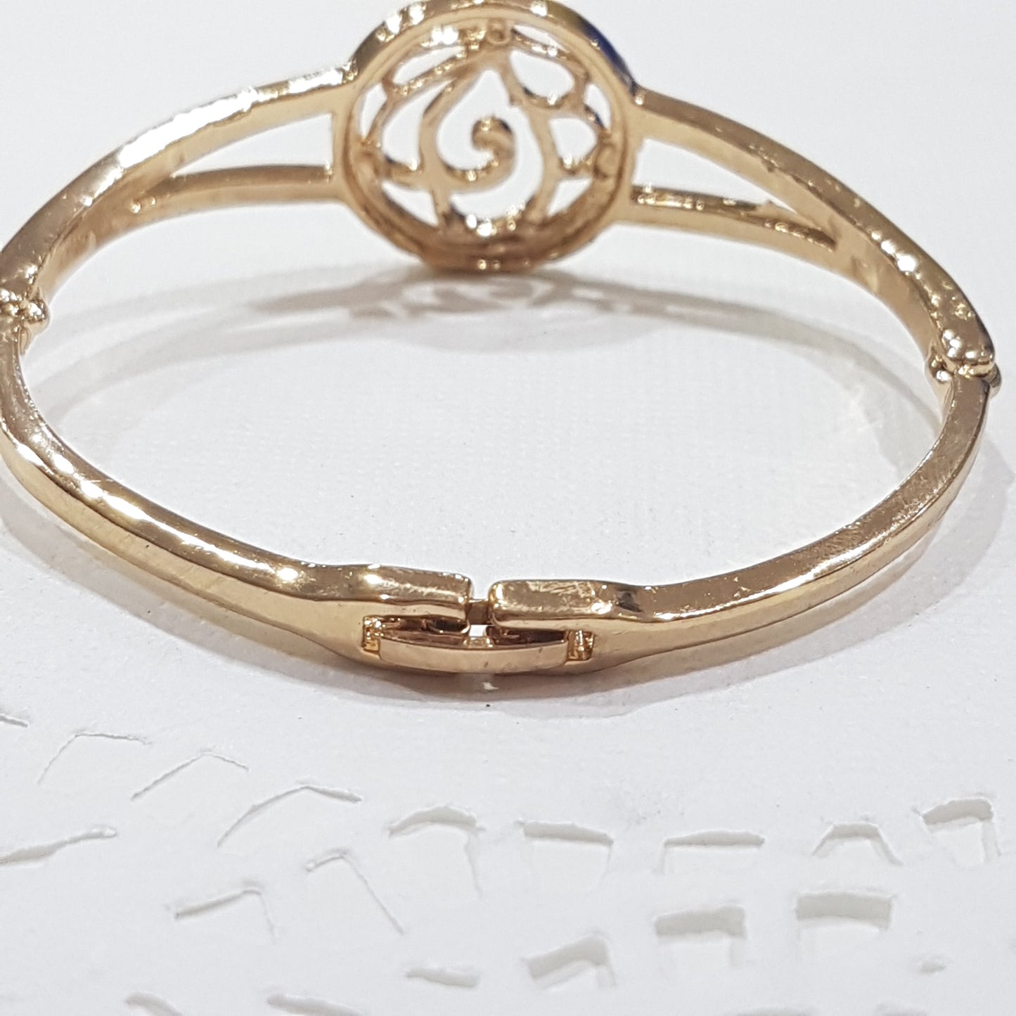 Beautiful Rose Rhinestone Bangle