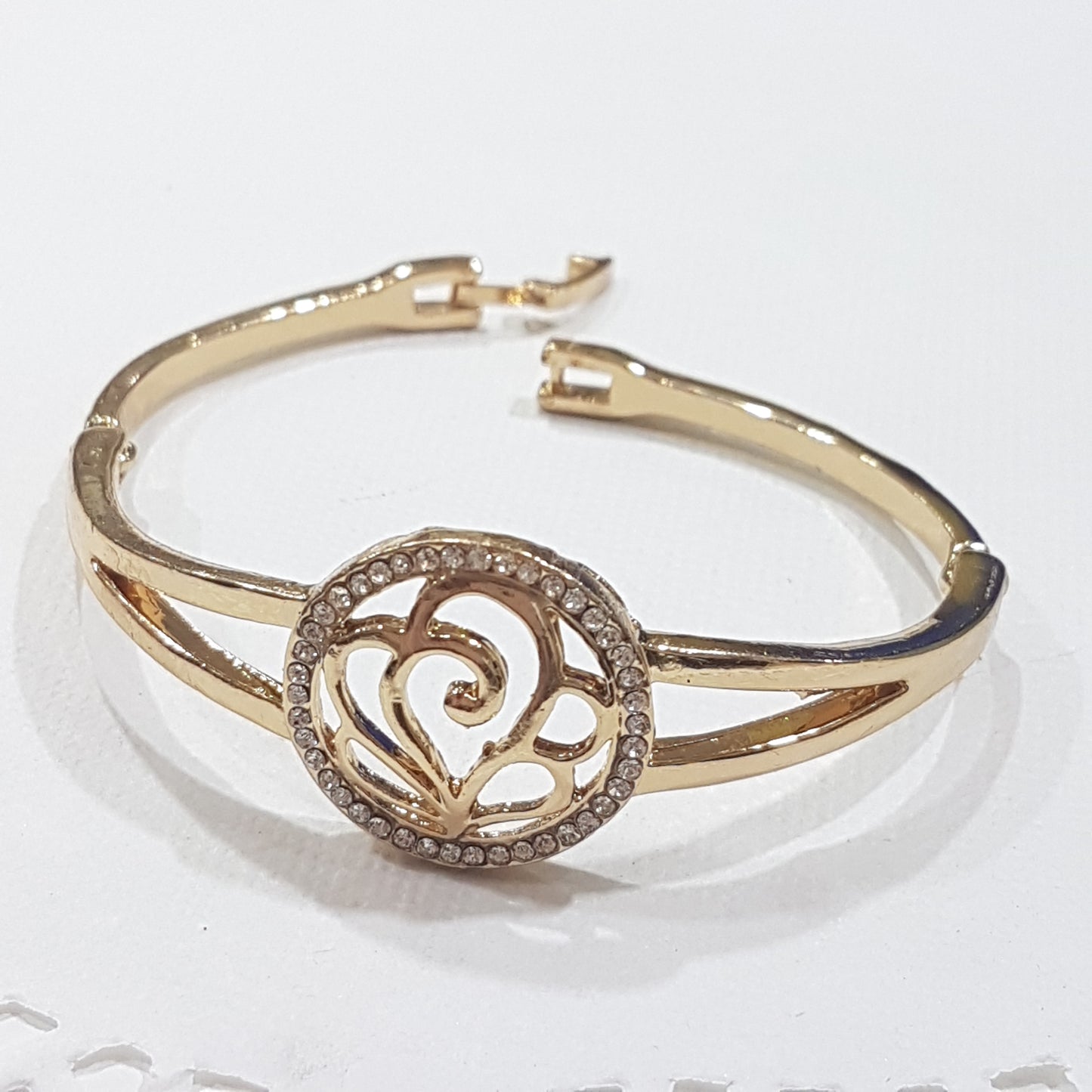 Beautiful Rose Rhinestone Bangle