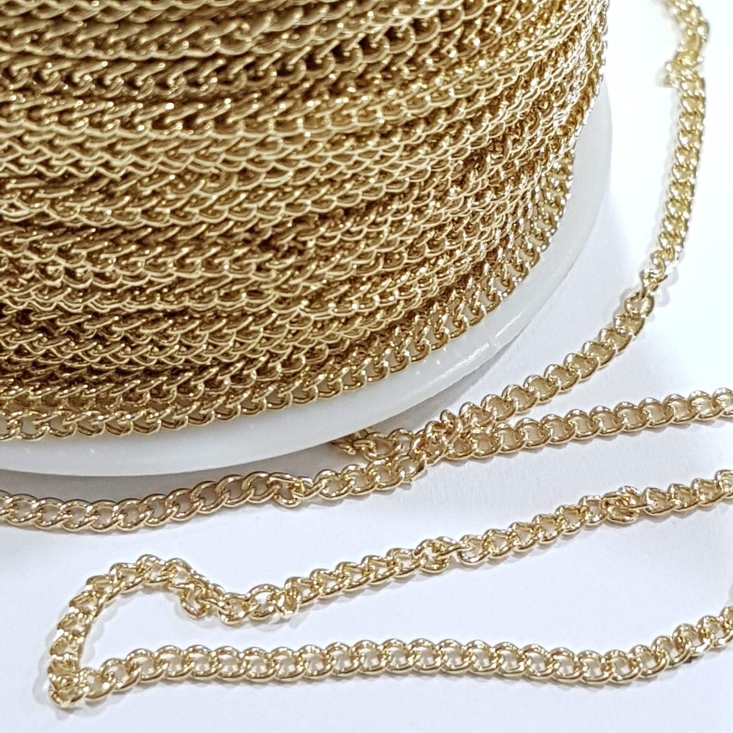 1M Gold Plated Twist Chain