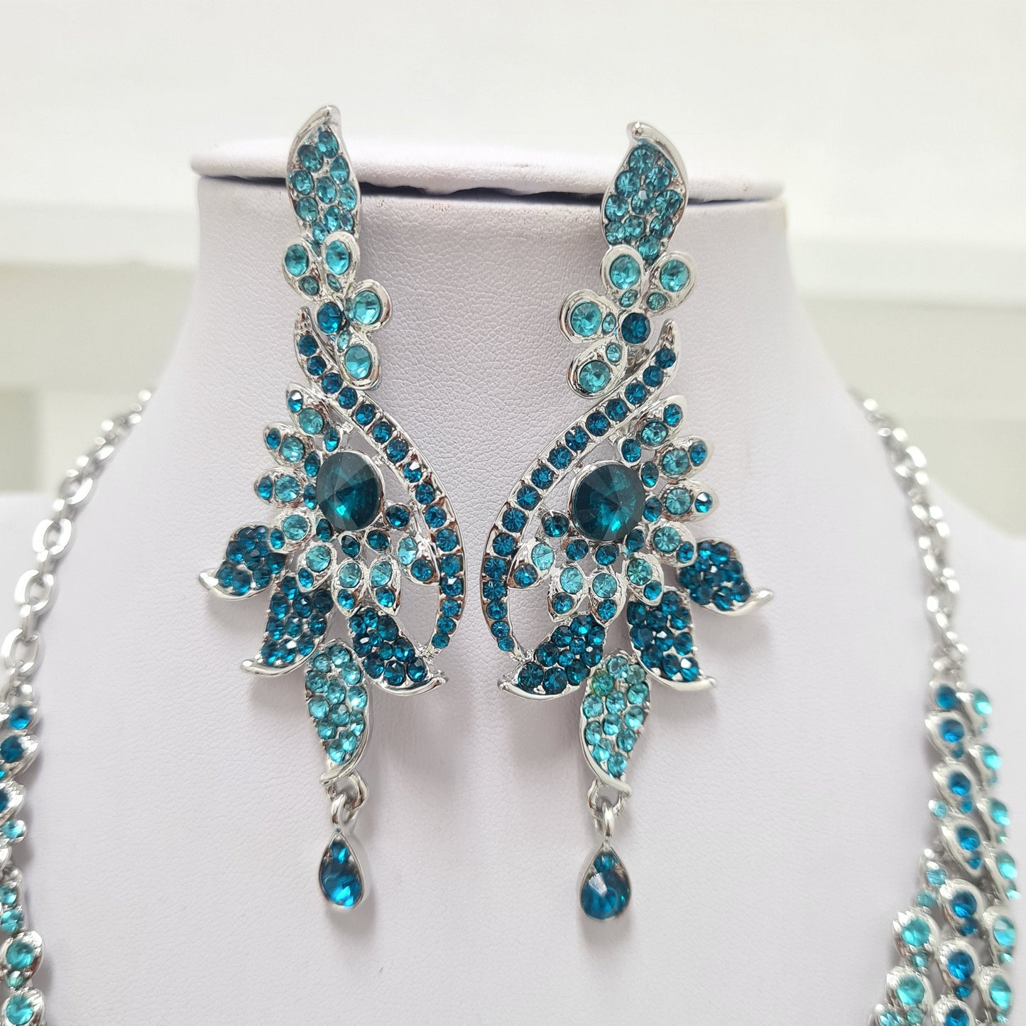Unique Blue Rhinestone Jewellery Set
