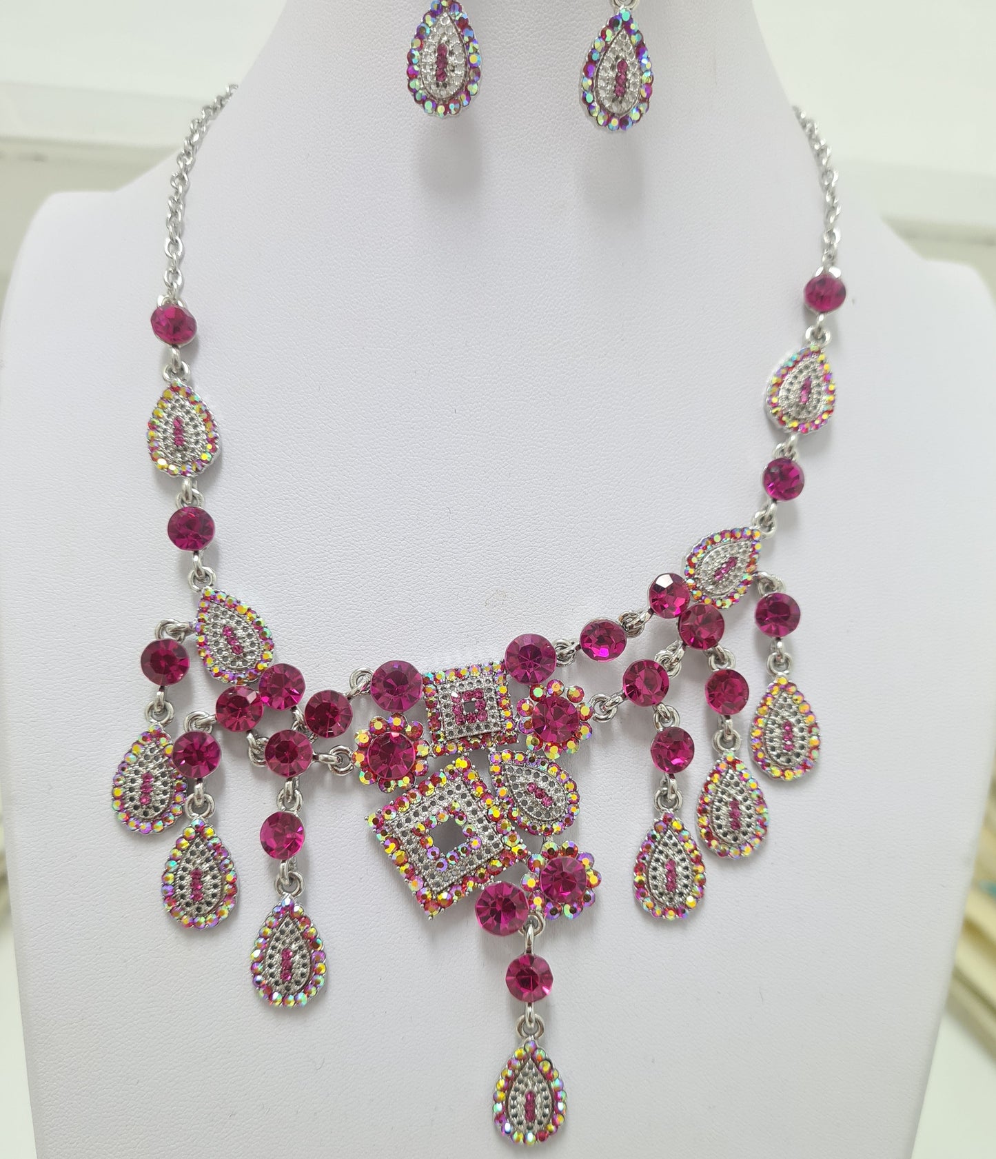 Sparkling Pink Necklace Earring Set