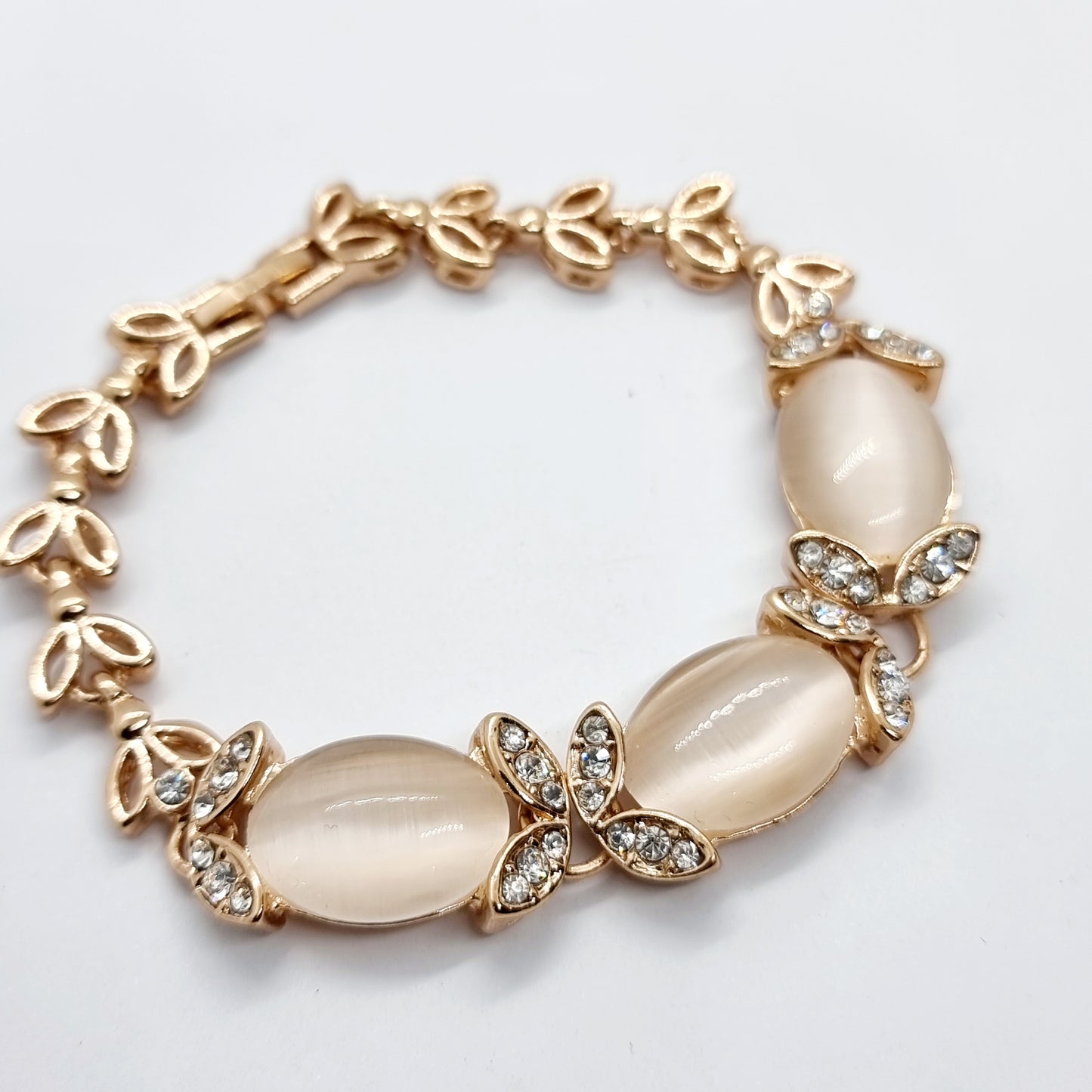 Beautiful Cats Eye Bracelet