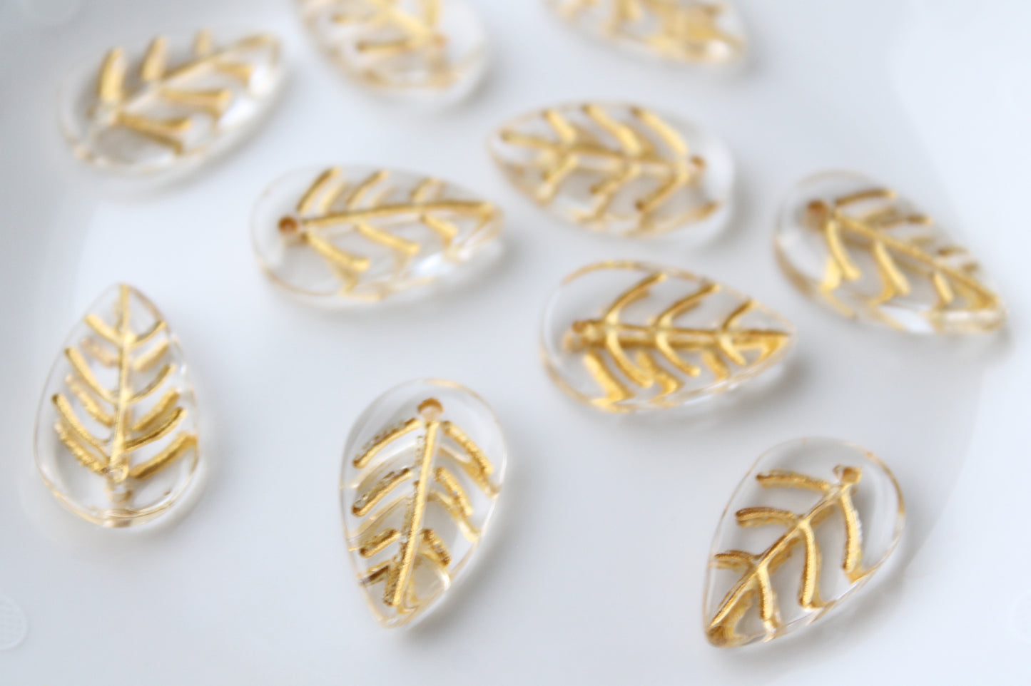10pc Gold Inlay Glass Leaves