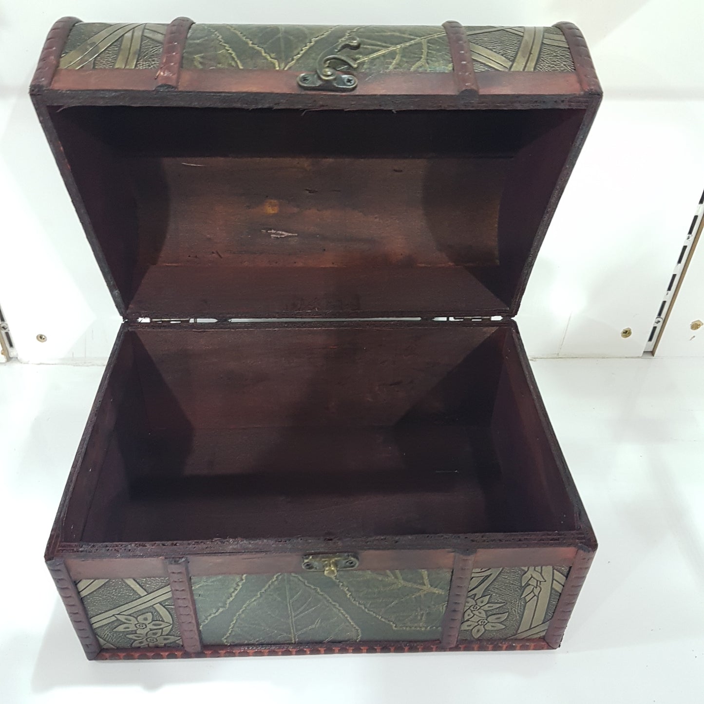 Large Wooden Leaf Treasure Chest