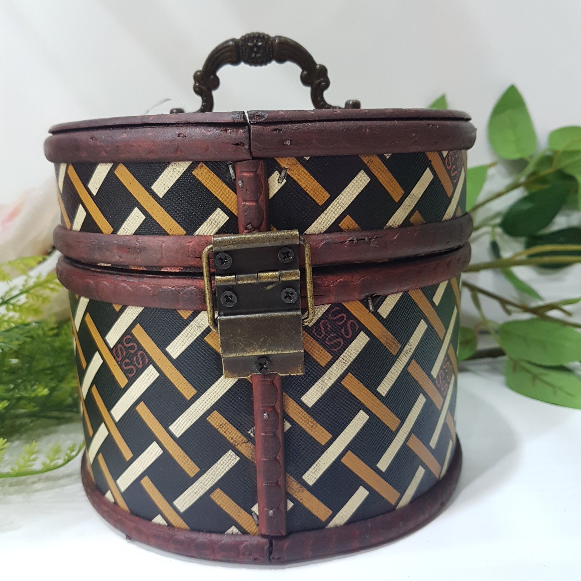 Weave Pattern Circular Wooden Box – Artisan Boutique