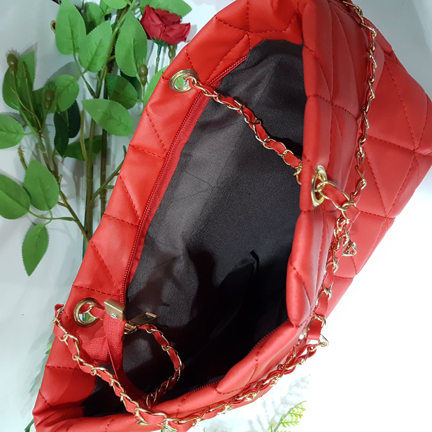 Red Rhomboid Underarm Bag