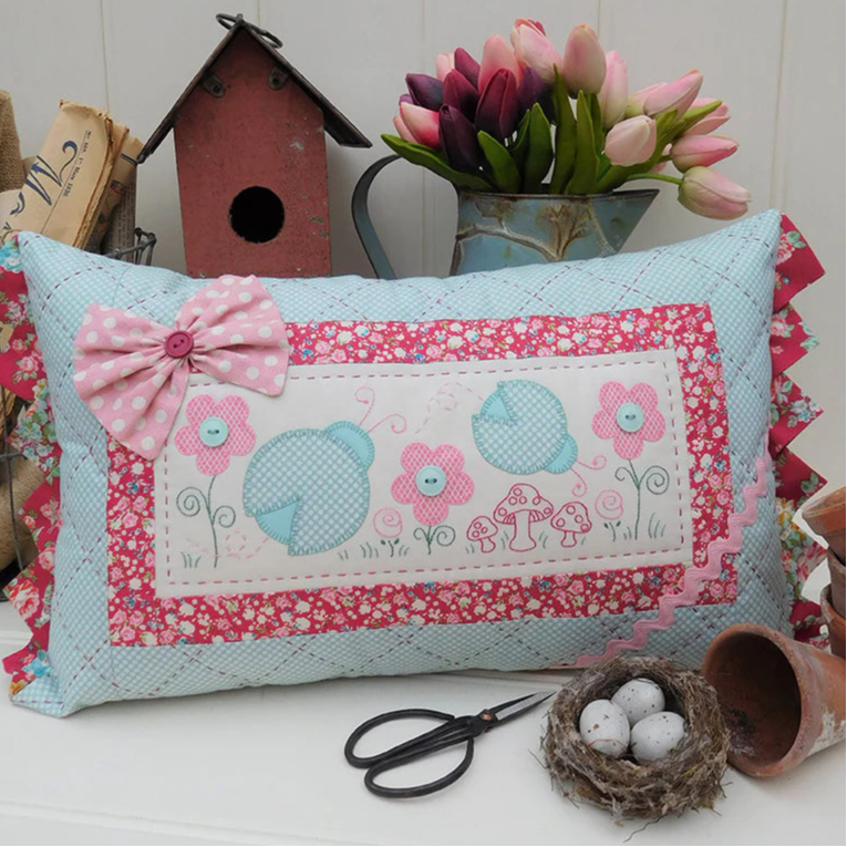 Lucille & Lola – Sally Giblin- Rivendale – Cushion Pattern