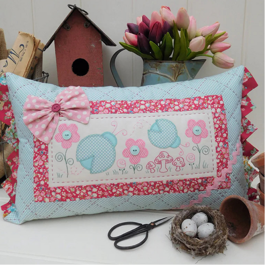 Lucille & Lola – Sally Giblin- Rivendale – Cushion Pattern