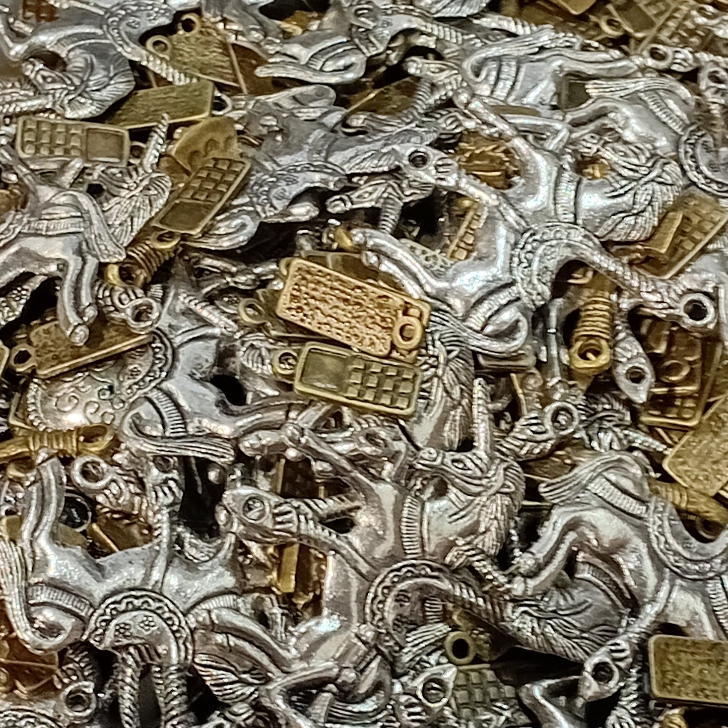 **FAULTY** Large Bag Of Mixed Silver & Bronze Charms