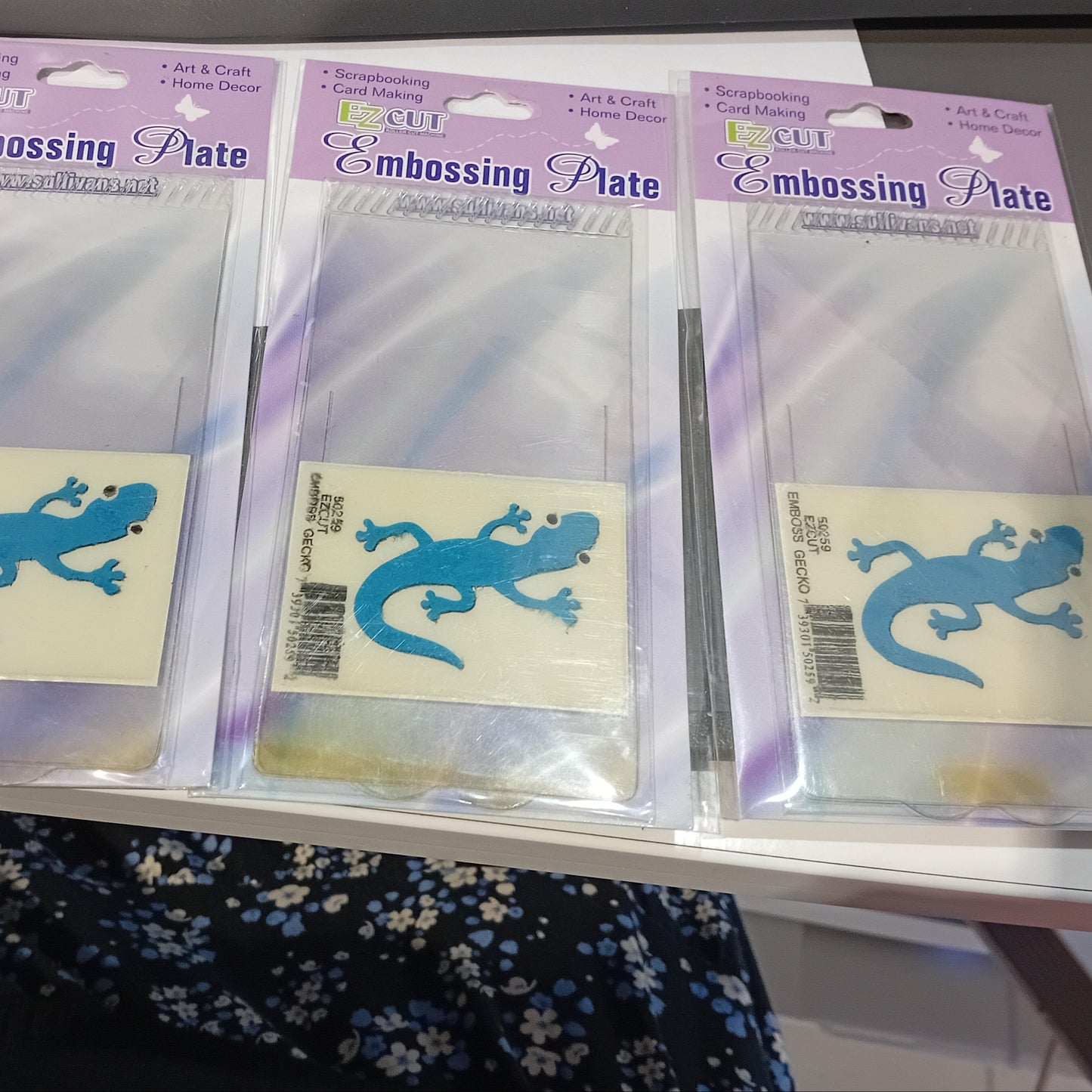 CLEARANCE! EZ Cut Gecko Double Embossing Plate