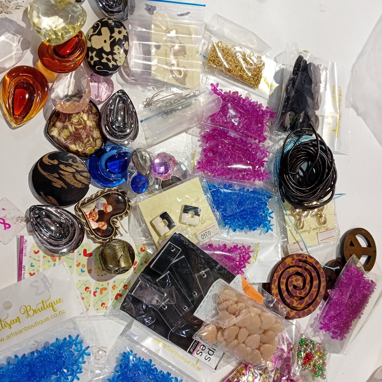 CLEARANCE! A Huge Mixed Pack Of Beads, Pendants & Findings