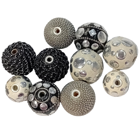 CLEARANCE! 10pc Black, White & Silver Kashmiri Beads