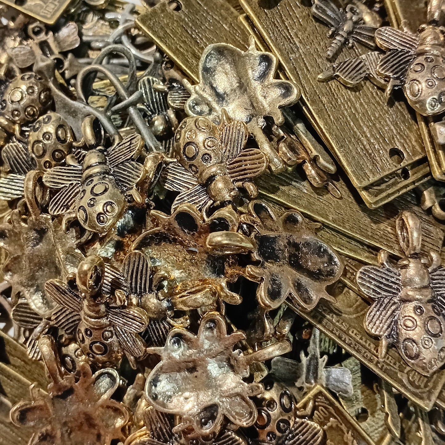**FAULTY** Large Bag Of Mixed Bronze Charms