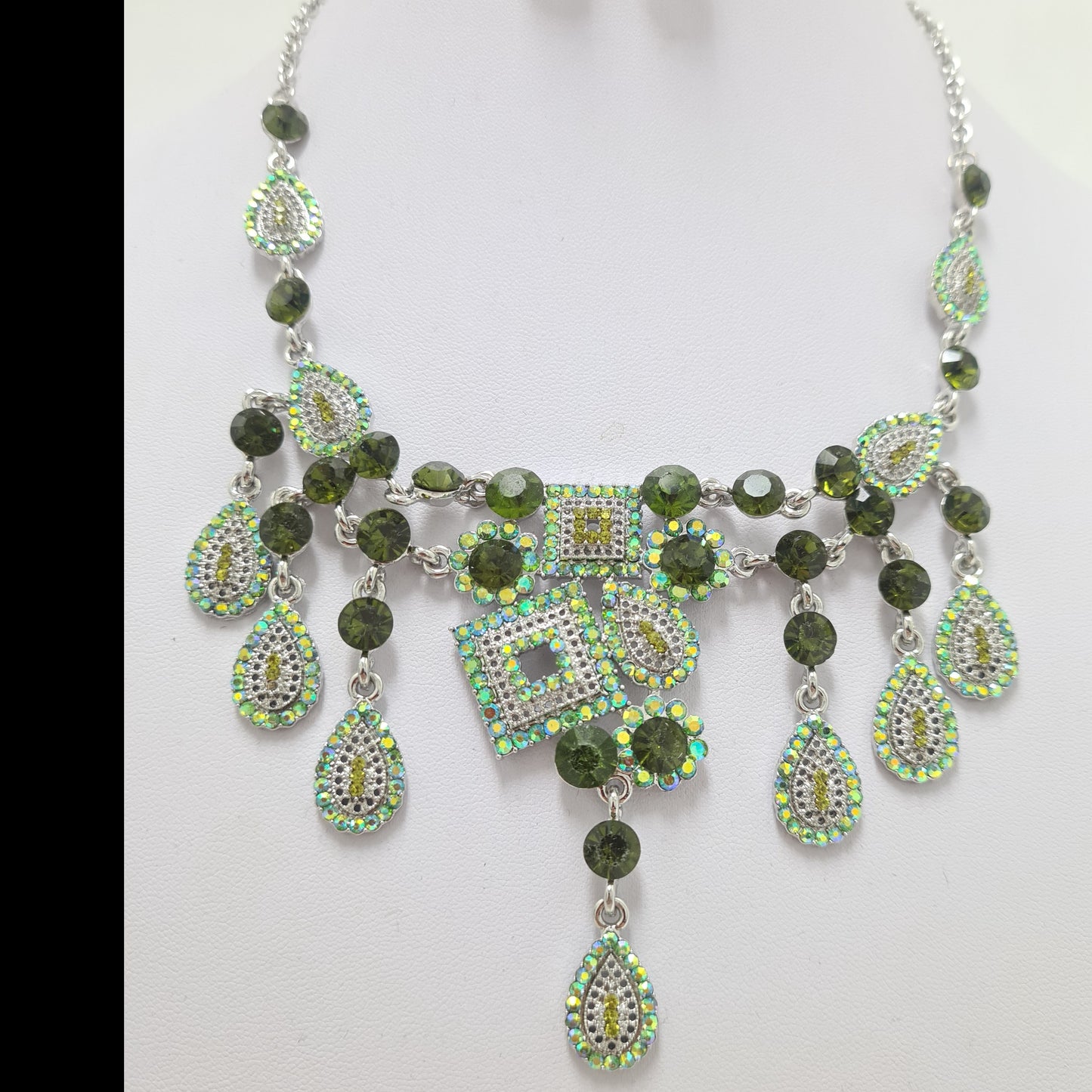 Sparkling Green Necklace Earring Set