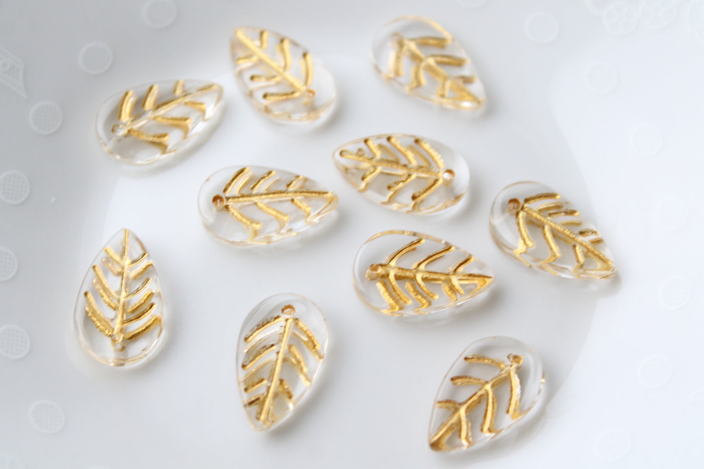 10pc Gold Inlay Glass Leaves